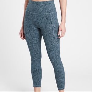 Athleta Salutation Stash Pocket Cheetah
